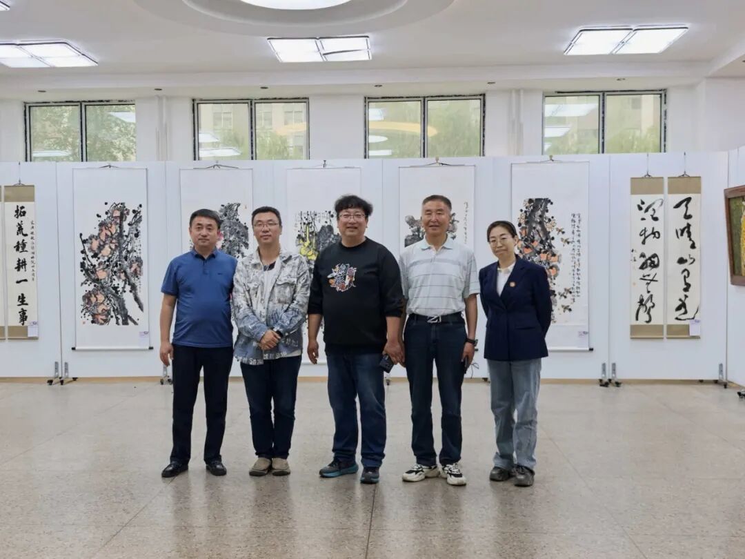 文化薪火，共話初心——知名主持人高源來校參觀交流側記